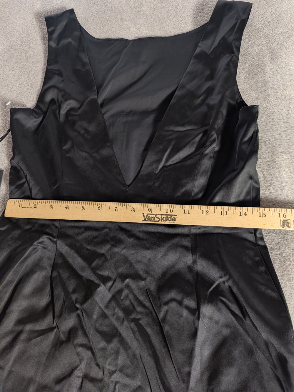 House of Harlow 1960 Black Satin V-Neck Mini Dress - Picture 4 of 6
